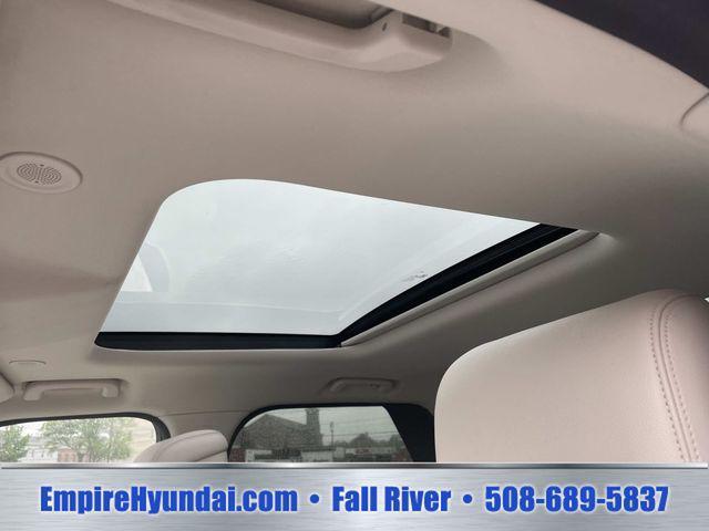 2025 Land Rover Discovery - $37,990