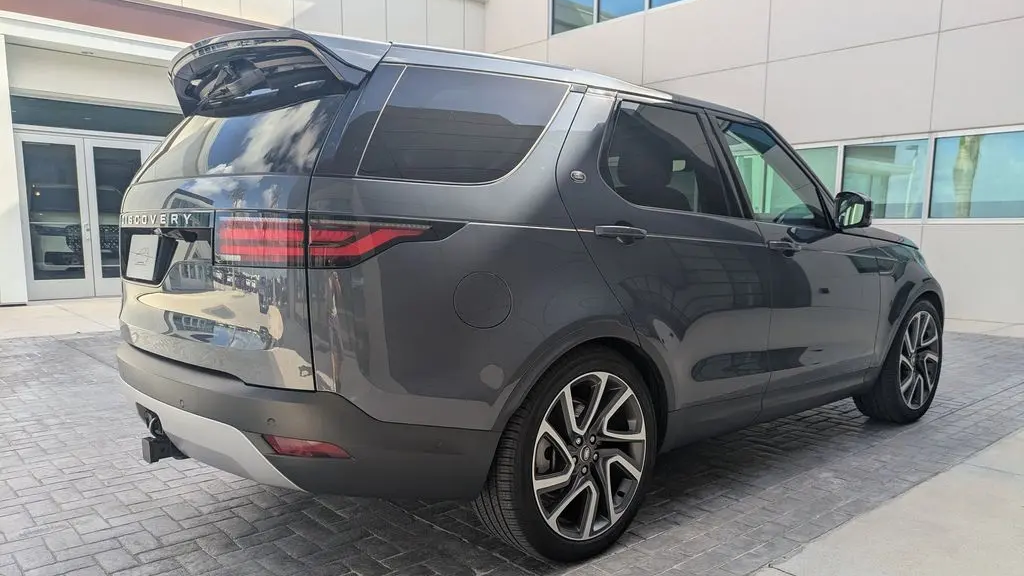 2025 Land Rover Discovery P300 S