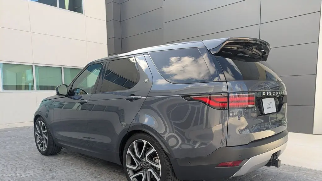 2025 Land Rover Discovery P300 S