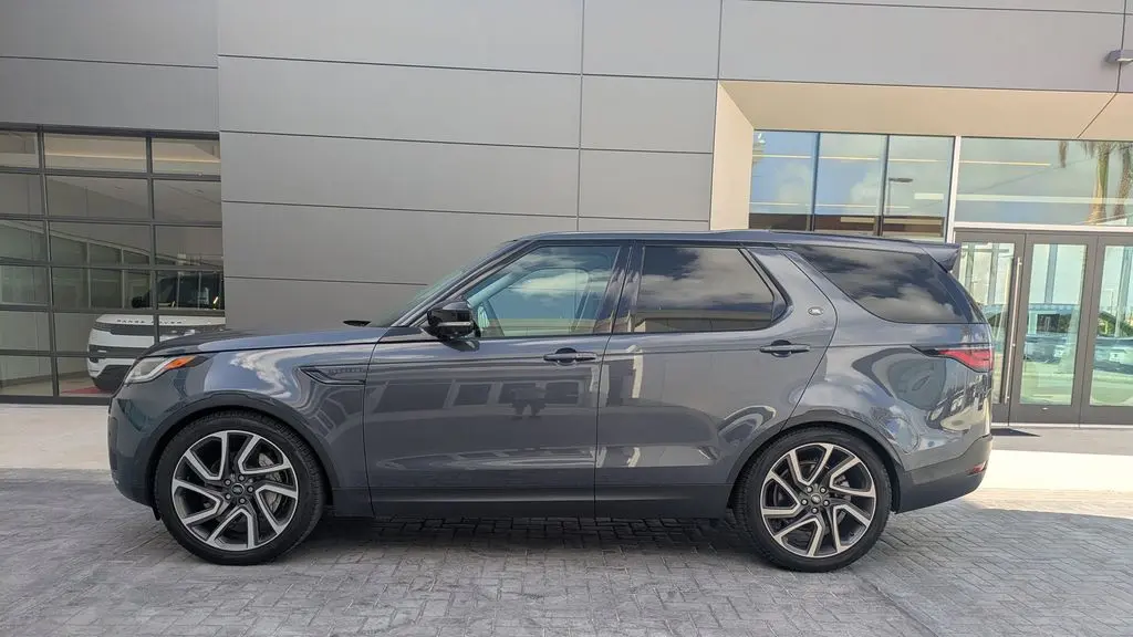 2025 Land Rover Discovery P300 S