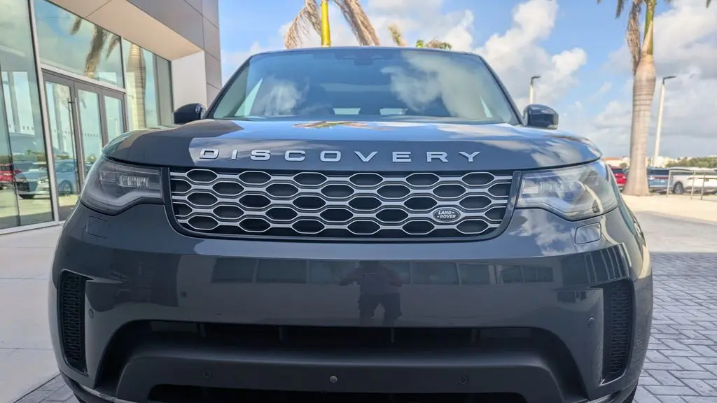 2025 Land Rover Discovery P300 S