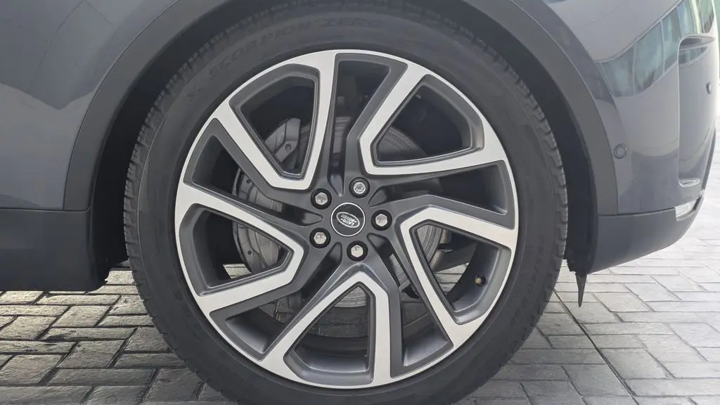 2025 Land Rover Discovery P300 S