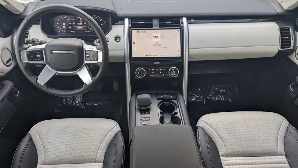 2025 Land Rover Discovery P300 S