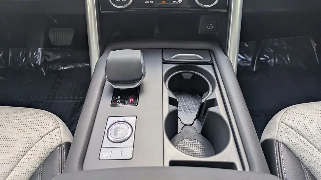 2025 Land Rover Discovery P300 S