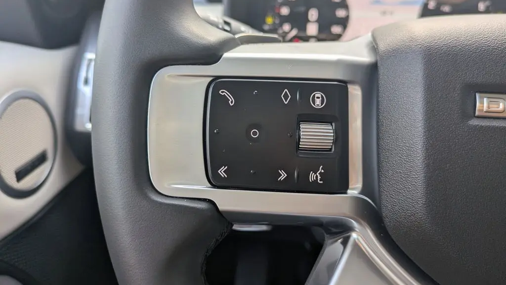 2025 Land Rover Discovery P300 S