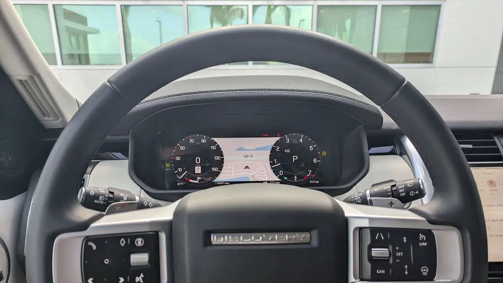 2025 Land Rover Discovery P300 S
