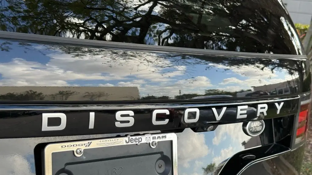2021 Land Rover Discovery P300 S