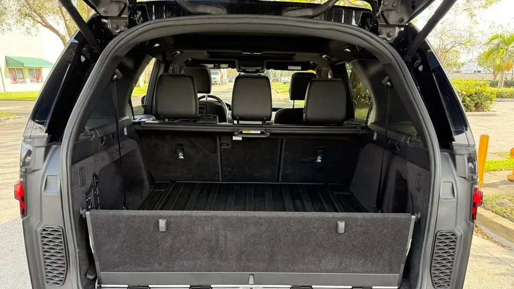 2021 Land Rover Discovery P300 S