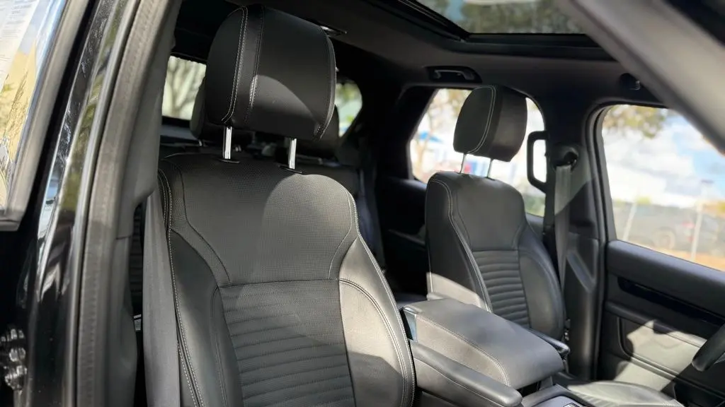 2021 Land Rover Discovery P300 S