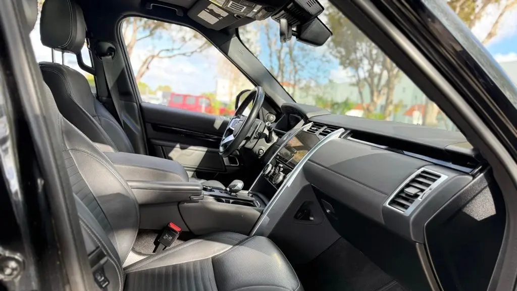 2021 Land Rover Discovery P300 S