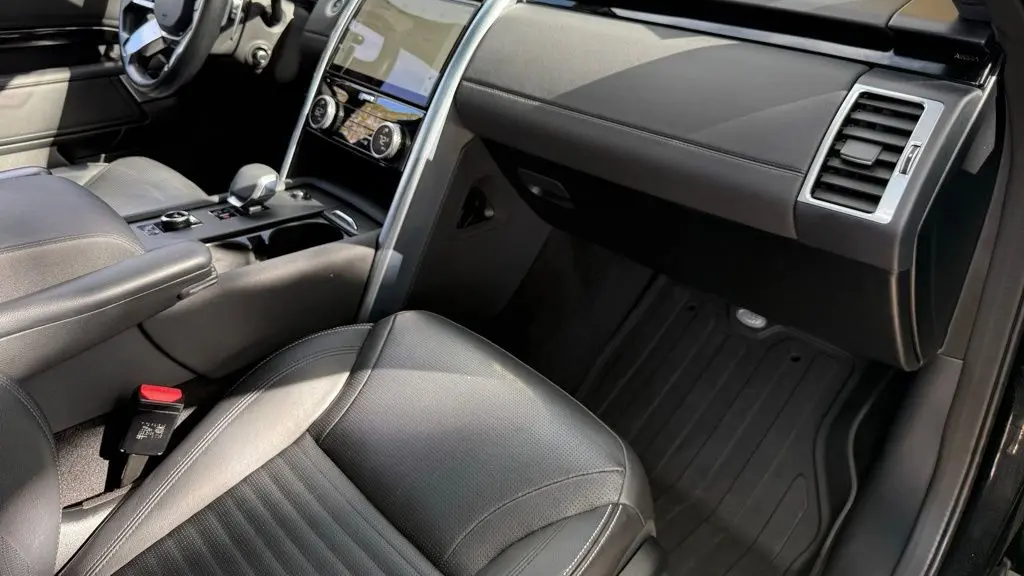 2021 Land Rover Discovery P300 S
