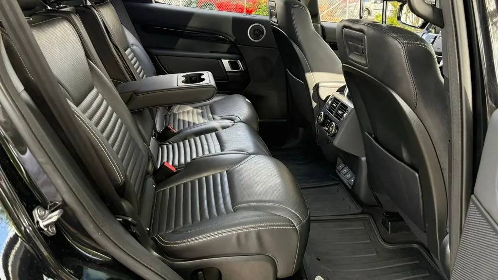 2021 Land Rover Discovery P300 S