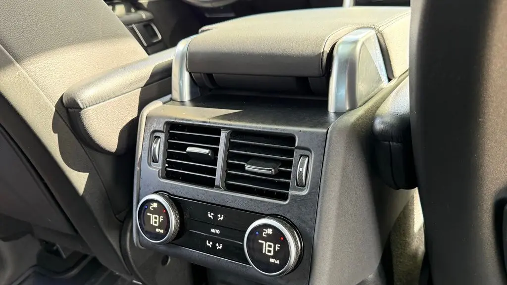 2021 Land Rover Discovery P300 S
