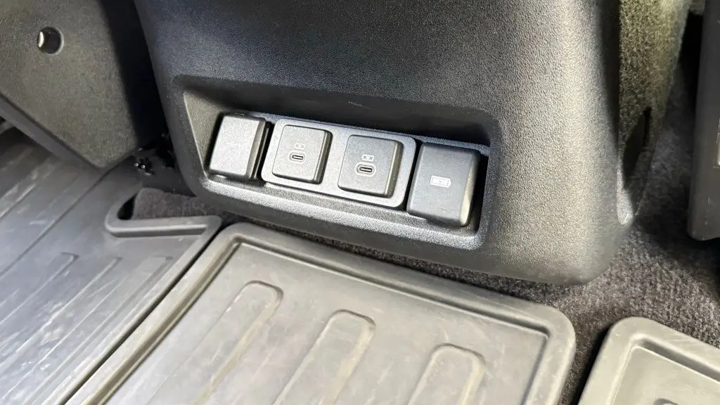2021 Land Rover Discovery P300 S