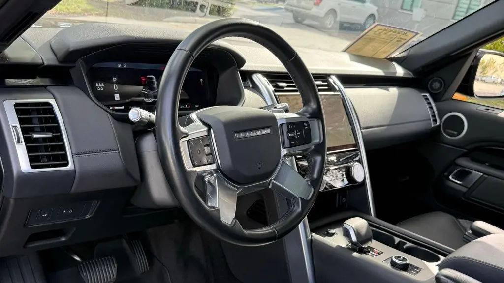 2021 Land Rover Discovery P300 S