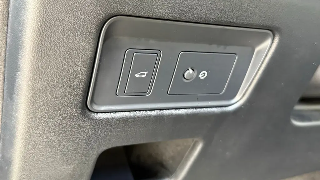 2021 Land Rover Discovery P300 S