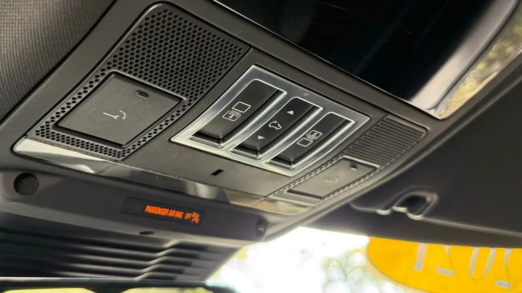 2021 Land Rover Discovery P300 S