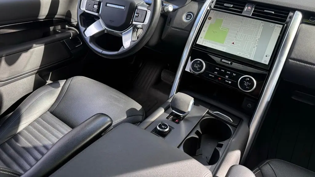 2021 Land Rover Discovery P300 S