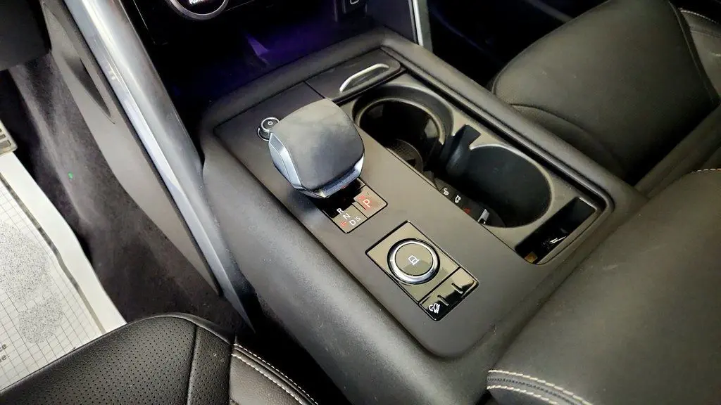 2024 Land Rover Discovery - $37,495