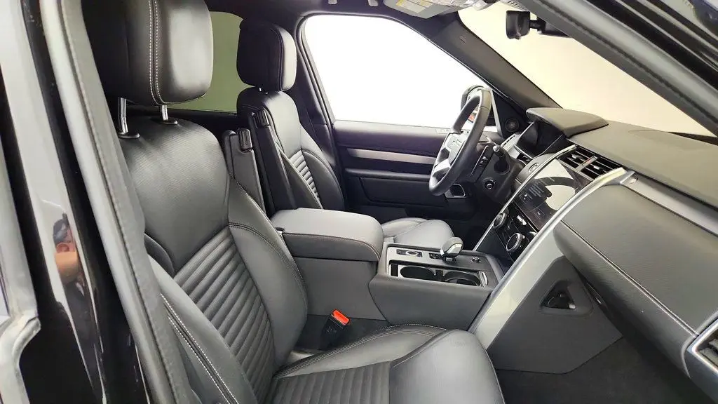 2024 Land Rover Discovery - $37,495