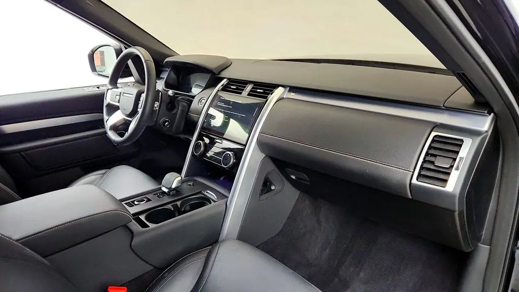 2024 Land Rover Discovery - $37,495