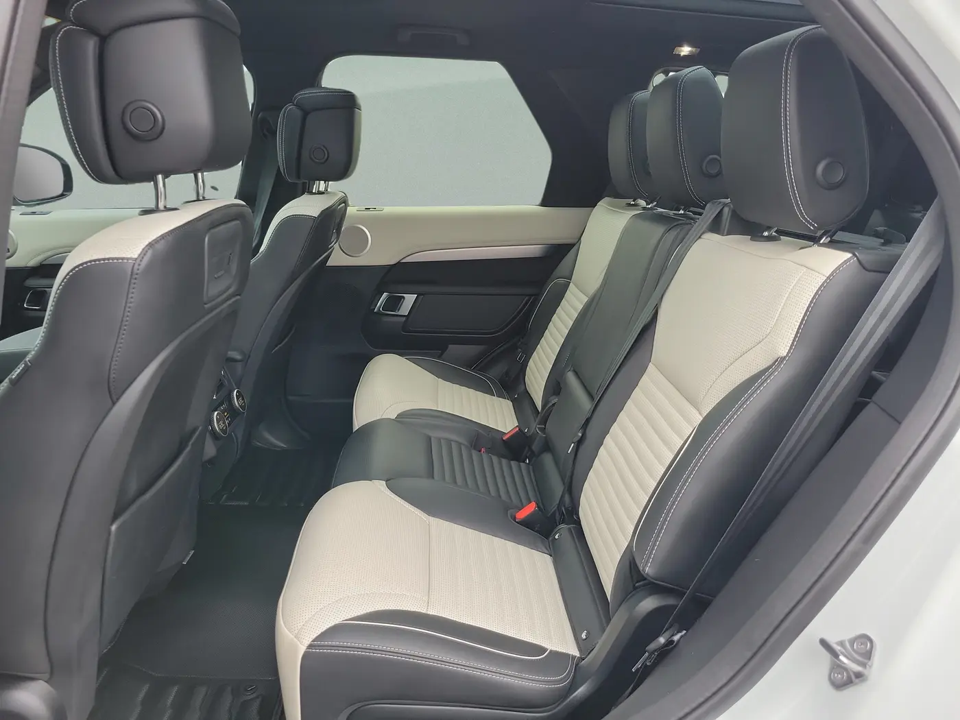 2024 Land Rover Discovery - $37,153