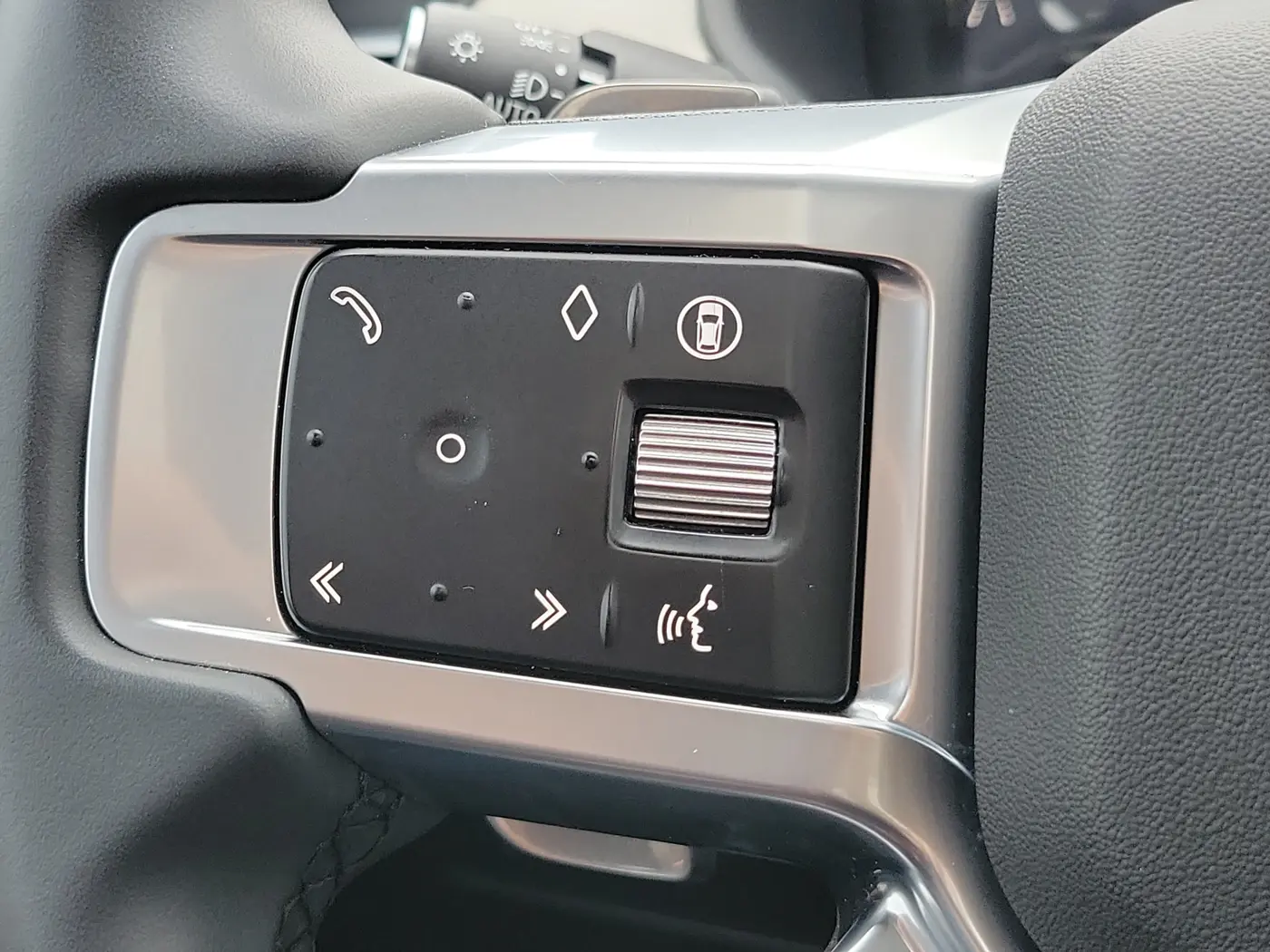 2024 Land Rover Discovery - $37,153