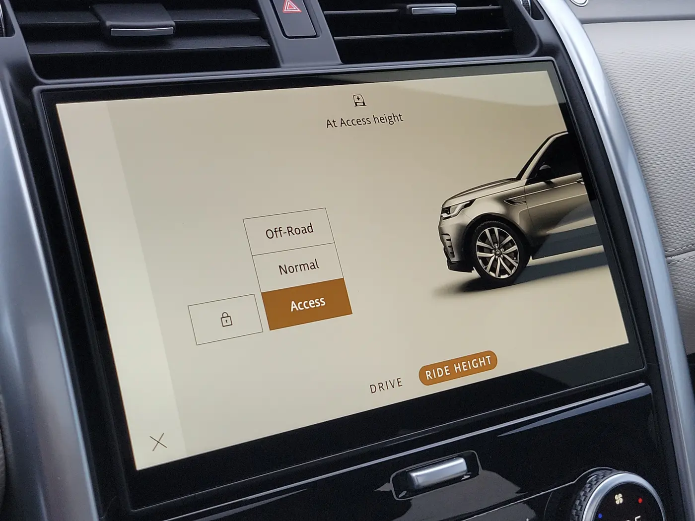 2024 Land Rover Discovery - $37,153