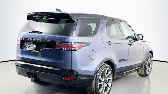2024 Land Rover Discovery P300 Dynamic SE