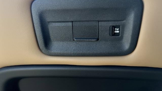 2024 Land Rover Discovery P300 Dynamic SE