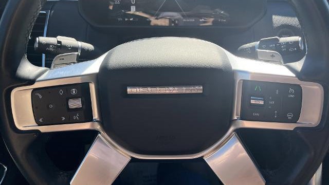 2024 Land Rover Discovery P300 Dynamic SE