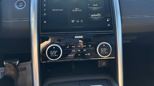 2024 Land Rover Discovery P300 Dynamic SE