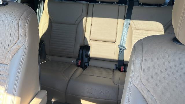 2024 Land Rover Discovery P300 Dynamic SE