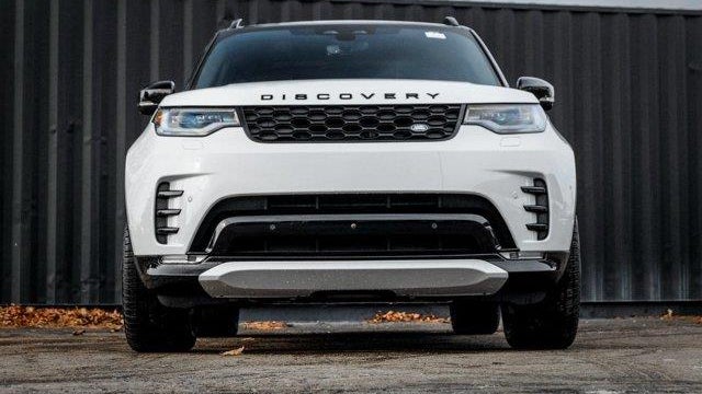 2025 Land Rover Discovery P300 Dynamic SE