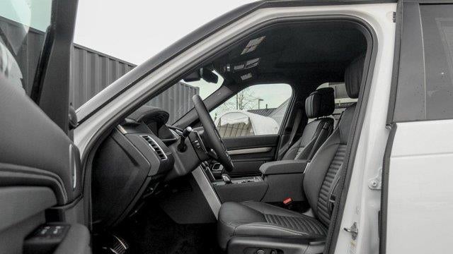2025 Land Rover Discovery P300 Dynamic SE