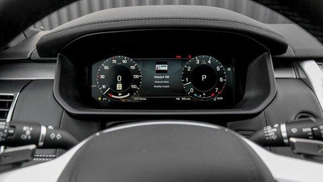 2025 Land Rover Discovery P300 Dynamic SE