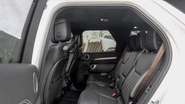 2025 Land Rover Discovery P300 Dynamic SE