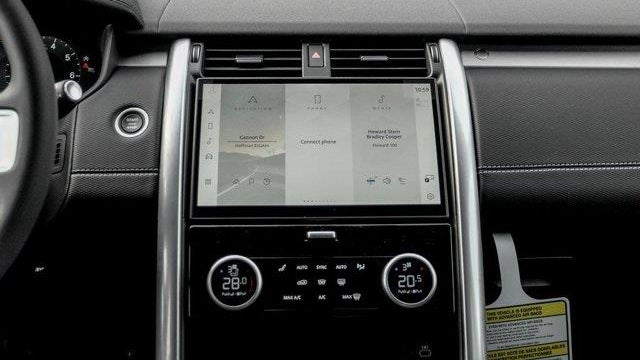 2025 Land Rover Discovery P300 Dynamic SE