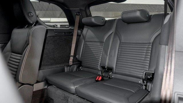 2025 Land Rover Discovery P300 Dynamic SE