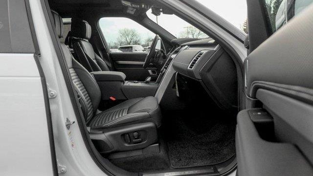 2025 Land Rover Discovery P300 Dynamic SE
