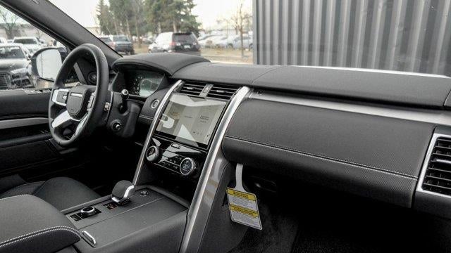 2025 Land Rover Discovery P300 Dynamic SE