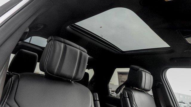 2025 Land Rover Discovery P300 Dynamic SE