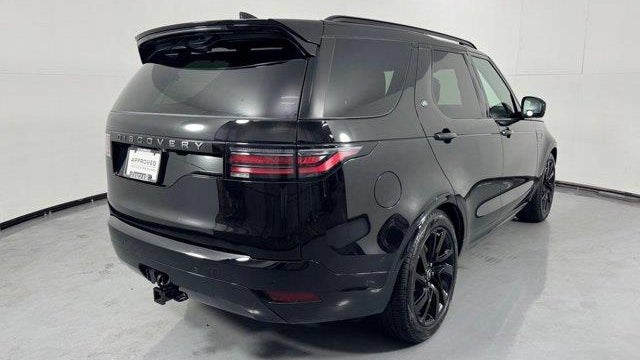 2025 Land Rover Discovery P300 Dynamic SE