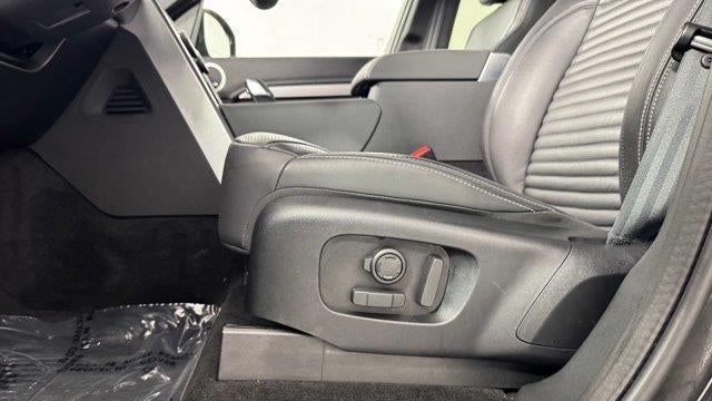2025 Land Rover Discovery P300 Dynamic SE