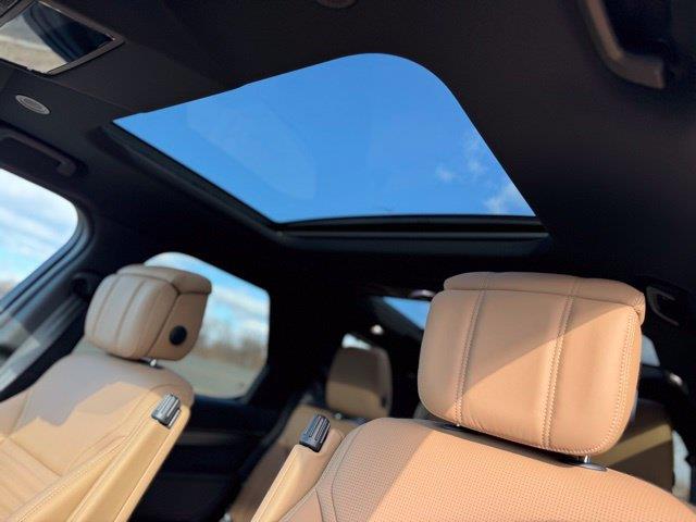 2025 Land Rover Discovery - $54,985