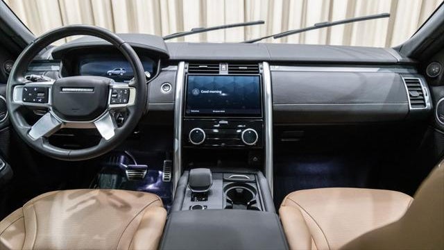 2024 Land Rover Discovery P360 Dynamic SE