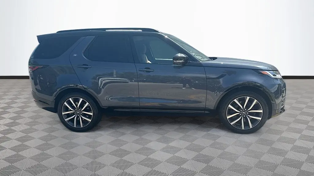 2024 Land Rover Discovery P360 Dynamic SE
