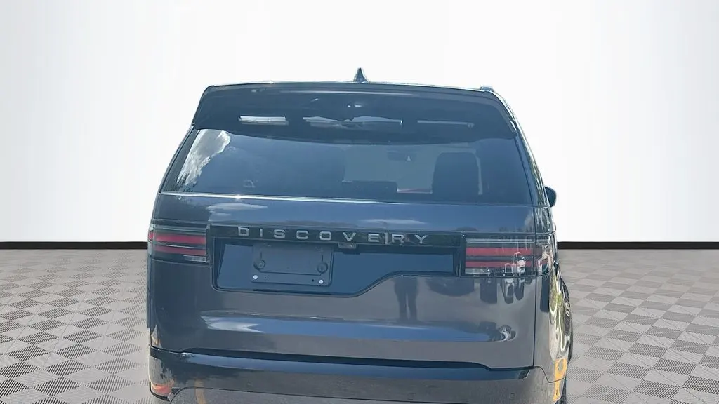 2024 Land Rover Discovery P360 Dynamic SE