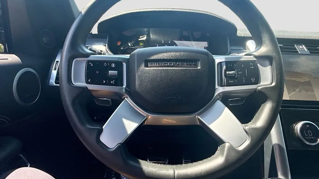 2024 Land Rover Discovery P360 Dynamic SE
