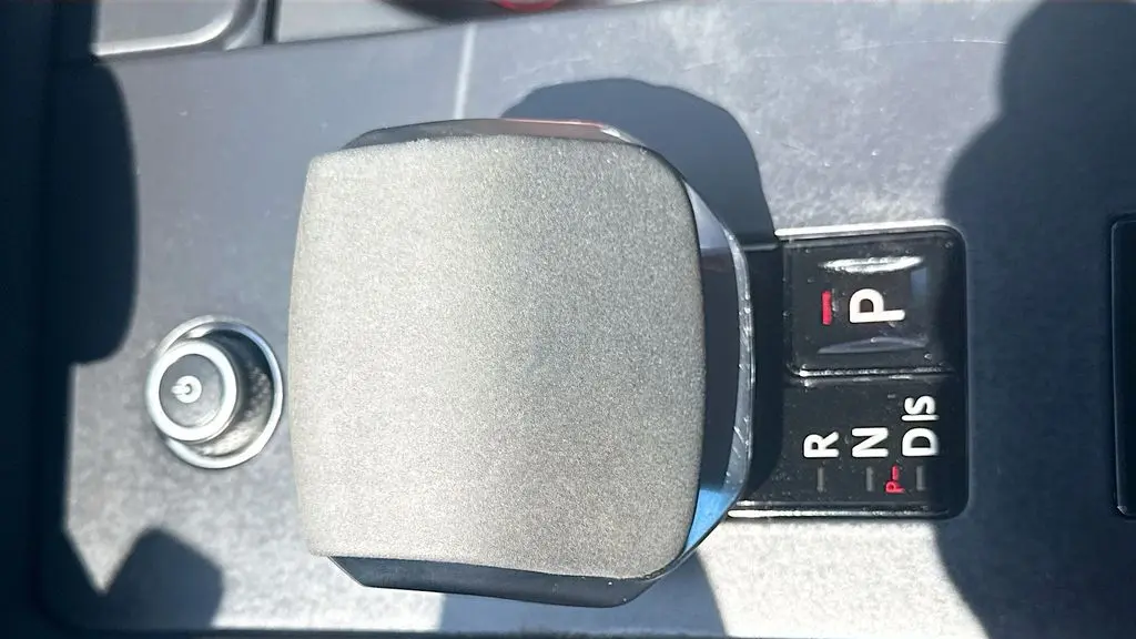 2024 Land Rover Discovery P360 Dynamic SE